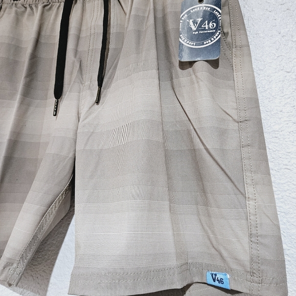 NEW MENS SHORTS SIZE 34 - Picture 2 of 4